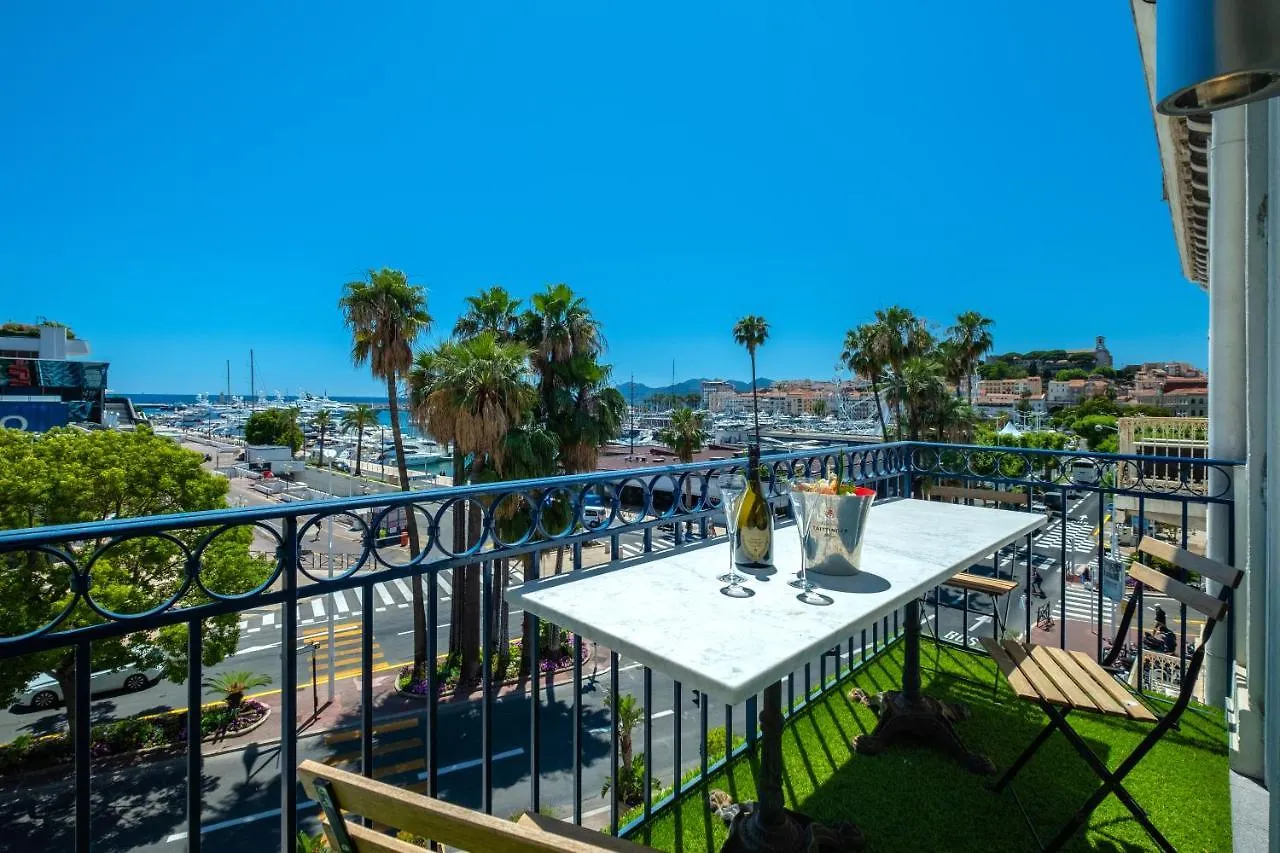 Croisette Luxury Waterfront Across The Sea Apartment Cannes