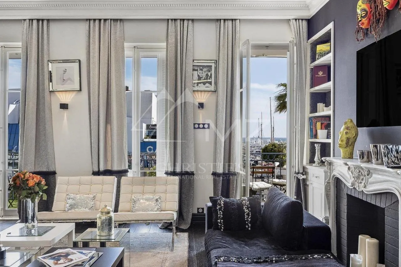 Croisette Luxury Waterfront Across The Sea Apartment Cannes